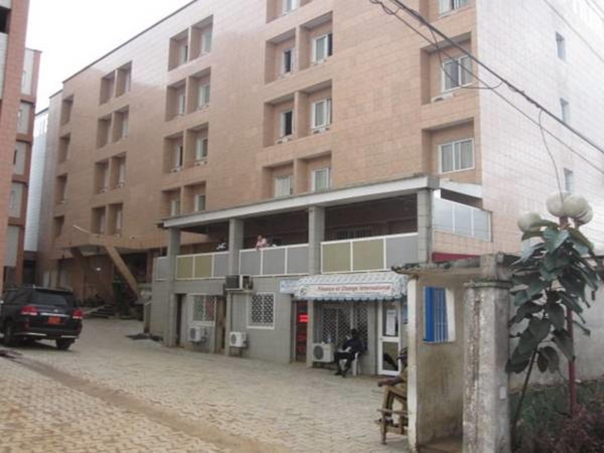 Meumi Palace Yaounde Exterior photo